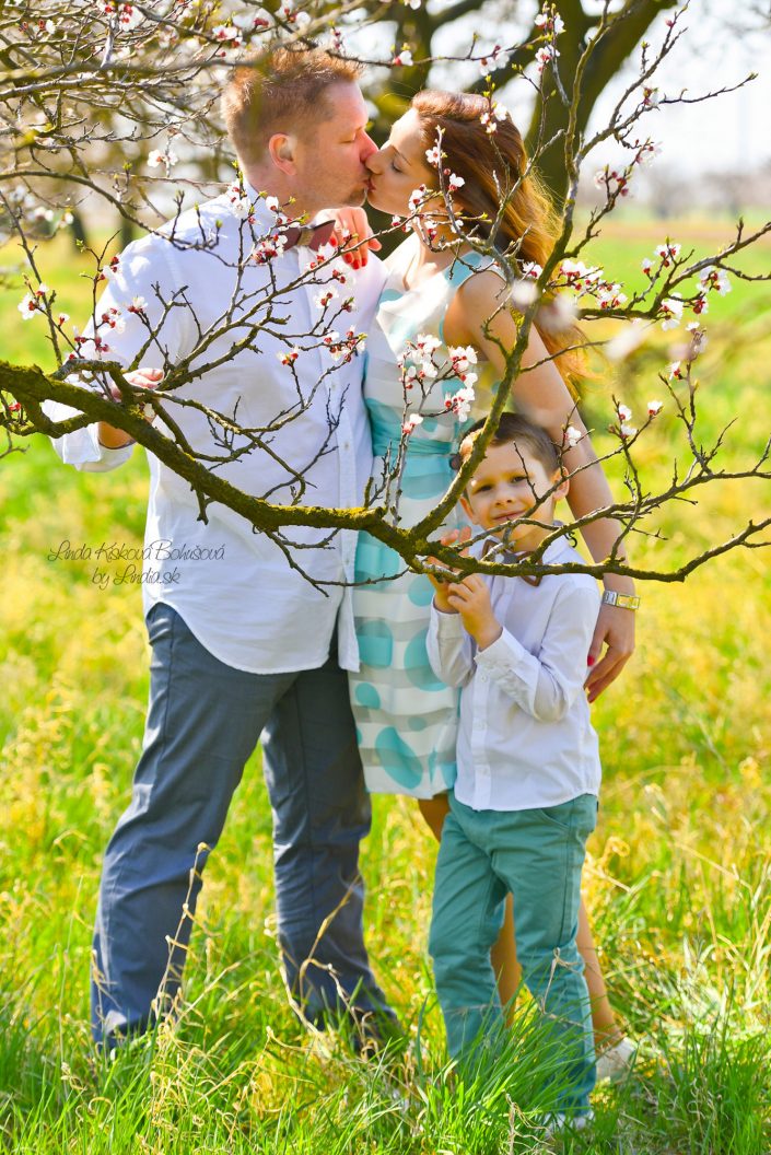 priroda jar fotograf rodina deti bratislava lindia.sk linda kiskova bohusova zabavne fotenie