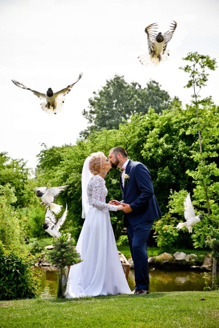 svadba svadobny fotograf holuby pozicanie nevesta zabavne fotenie